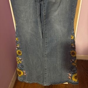 Free People Embroidered Flare Jeans size 27